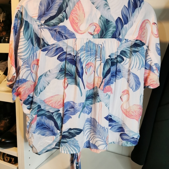 ๐ฆฉAE flamingo cropped knot shirt M - Picture 4 of 7